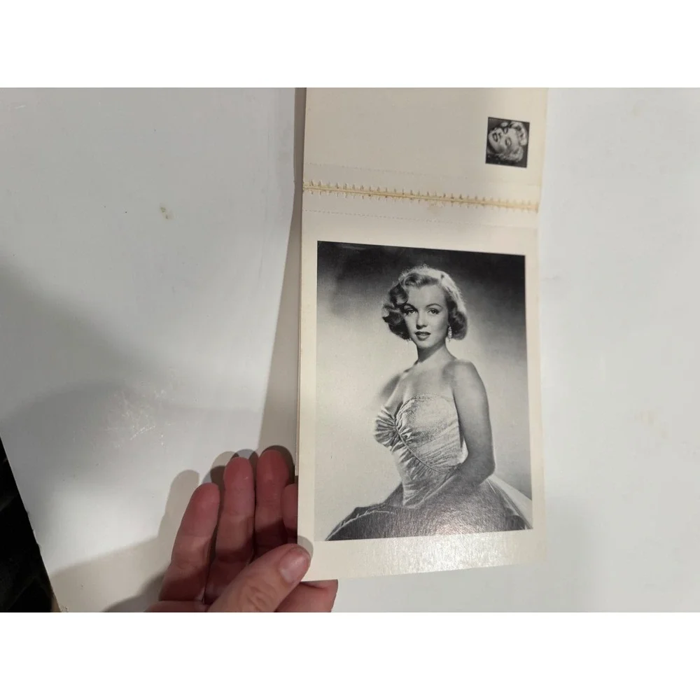 Vintage 1989 Marilyn Monroe A Postcard Book Running Press 30 Postcards Hollywood